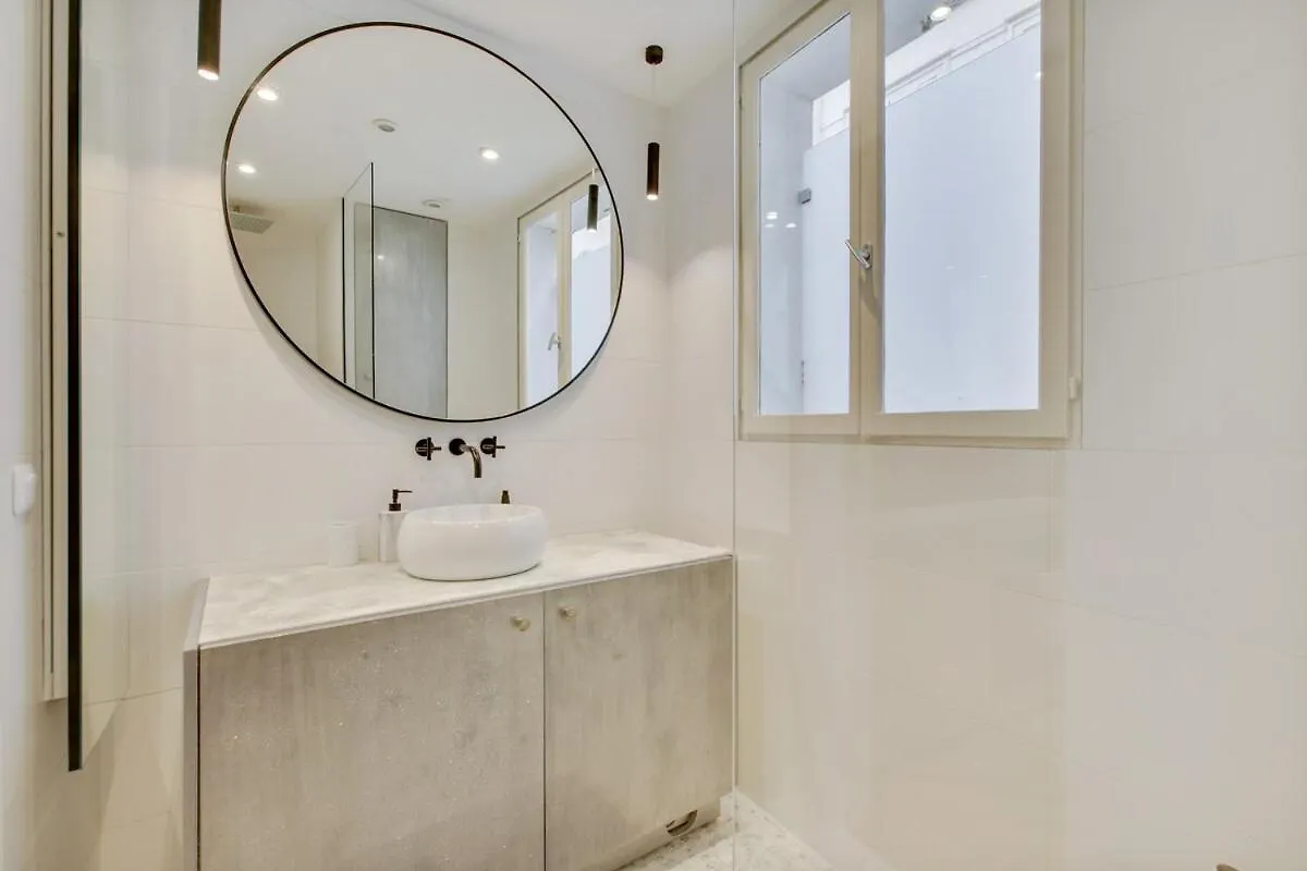 4-Star Apartment For 4, 10 Mn From Champs-Elysees Paris 0*,  France